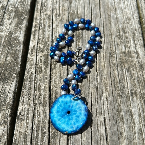 Blue sand dollar necklace - Picture 10 of 11